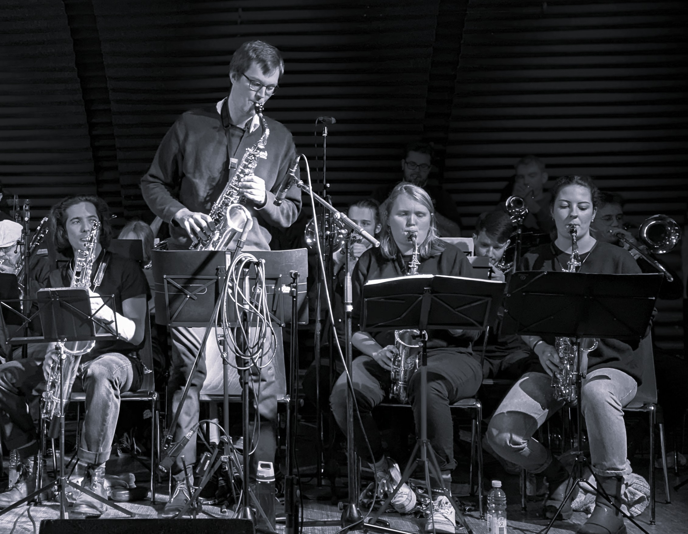 sax_solo_black_and_white